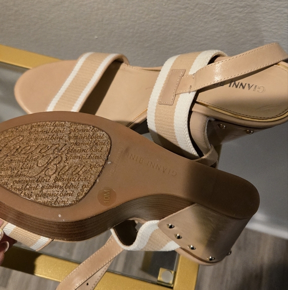 NWOT Gianni Bini Tan and White Wedge Sandals with Adjustable Ankle Strap - Picture 4 of 6